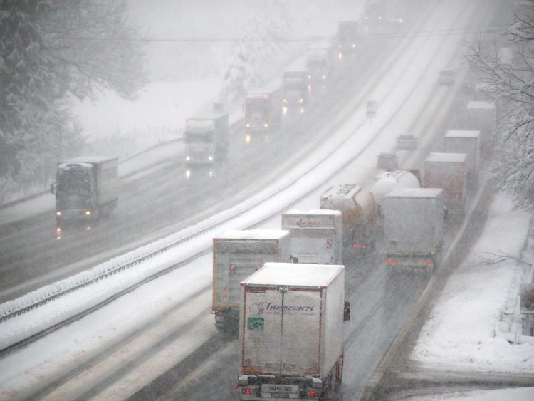La neige a provoqué des conditions traîtres sur les routes de Salzbourg
