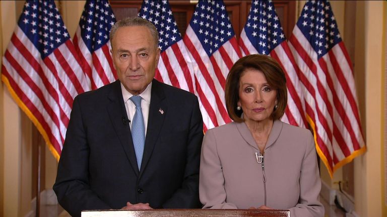 Le chef de la minorité sénatoriale, Chuck Schumer, et la présidente de la Chambre des représentants, Nancy Pelosi, répondent au discours du président sur l’immigration prononcé devant les Deomcrats  