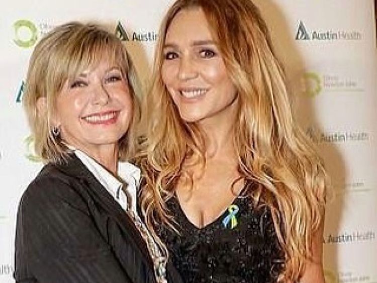 Sa nièce Tottie a partagé une photo expliquant que la star de Grease était en bonne santé