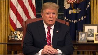 Le président Trump s'adresse à la nation face à l'immigration et au mur frontalier "srcset =" https://e3.365dm.com/19/01/320x180/skynews-trump-border_4541176.jpg?20190109020359 320w, https: //e3.365dm. com / 19/01 / 640x380 / skynews-trump-border_4541176.jpg? 20190109020359 640w, https://e3.365dm.com/19/01/736x414/skynews-trump-border_4541176.jpg?20190109020359 736w, https e3.365dm.com/19/01/992x558/skynews-trump-border_4541176.jpg?20190109020359 992w, https://e3.365dm.com/19/01/1096x616/skynews-trump-border_4541176.jpg?201901010359409 https://e3.365dm.com/19/01/1600x900/skynews-trump-border_4541176.jpg?20190109020359 1600w, https://e3.365dm.com/19/01/1920x1080/skynews-trump-border_4541176.jpg ? 20190109020359 1920w, https://e3.365dm.com/19/01/2048x1152/skynews-trump-border_4541176.jpg?20190109020359 2048w "tailles =" (largeur minimale: 900px) 992px, 100vw