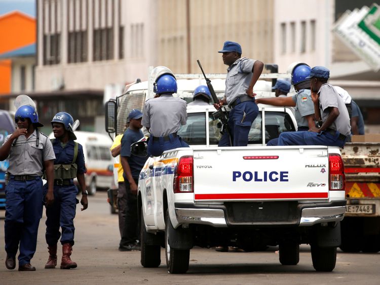 Patrouille de police à Harare, Zimbabwe