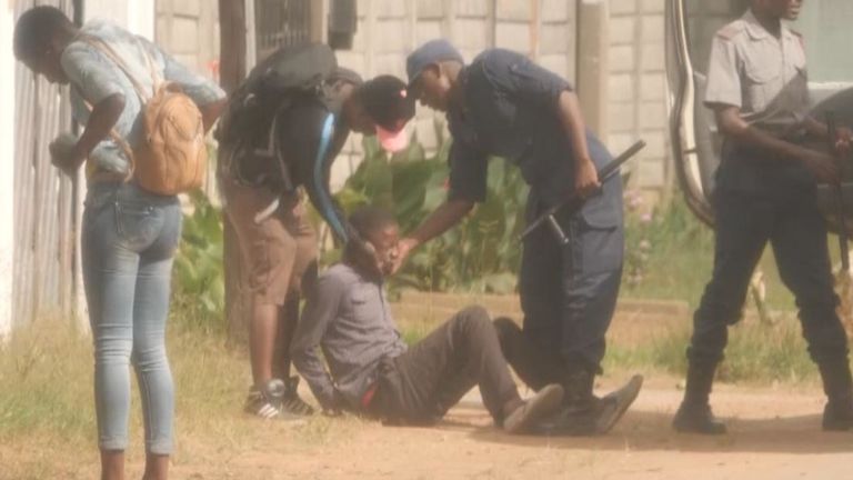Homme battu par la police