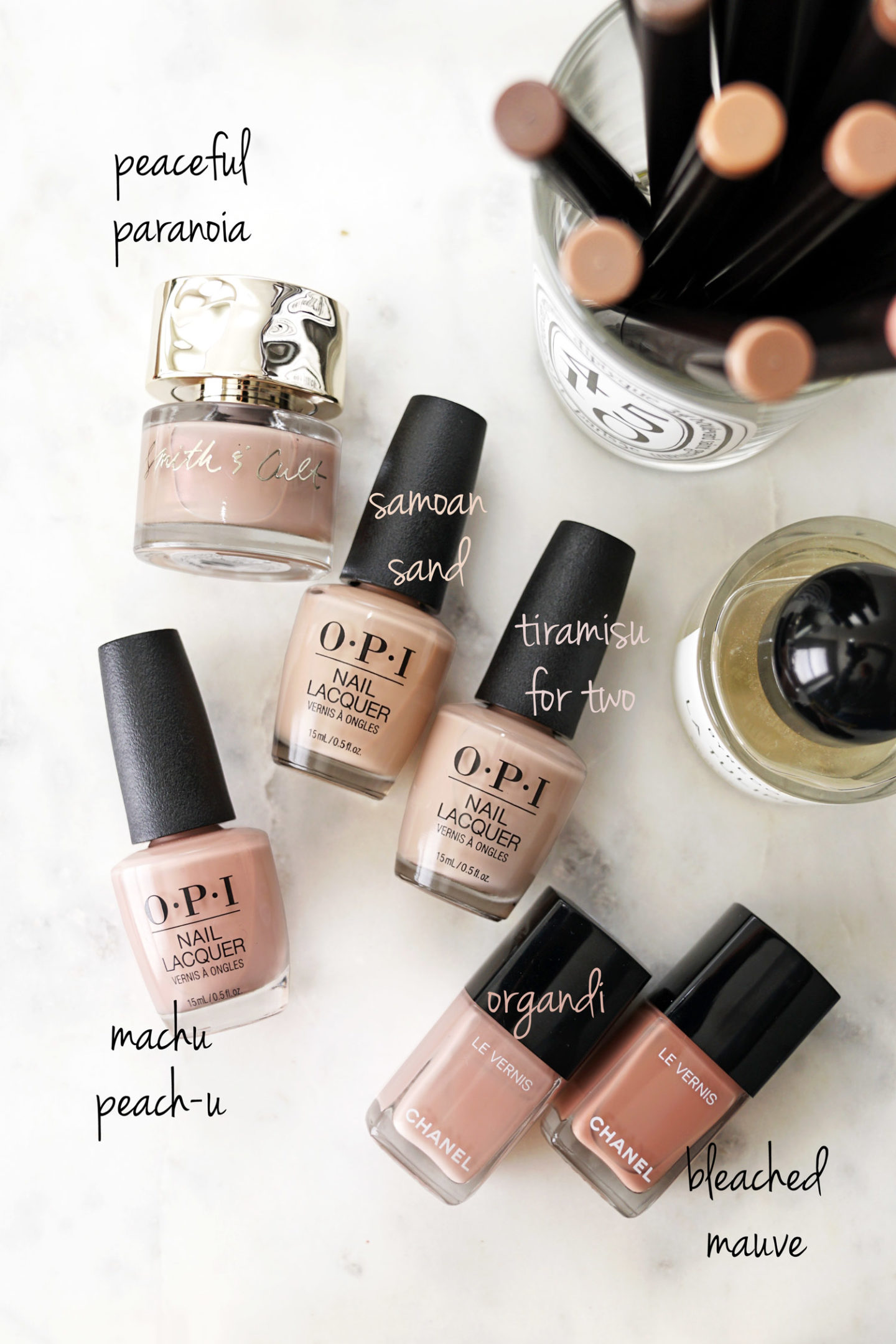 Cinq meilleurs vernis à ongles neutres pour le printemps