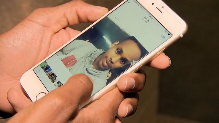 Ali Issa Ahmad a pris un selfie lors du match aux EAU