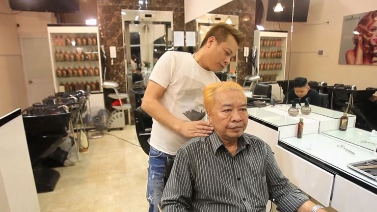 Homme sportif & # 39; Donald Trump & # 39; coiffure