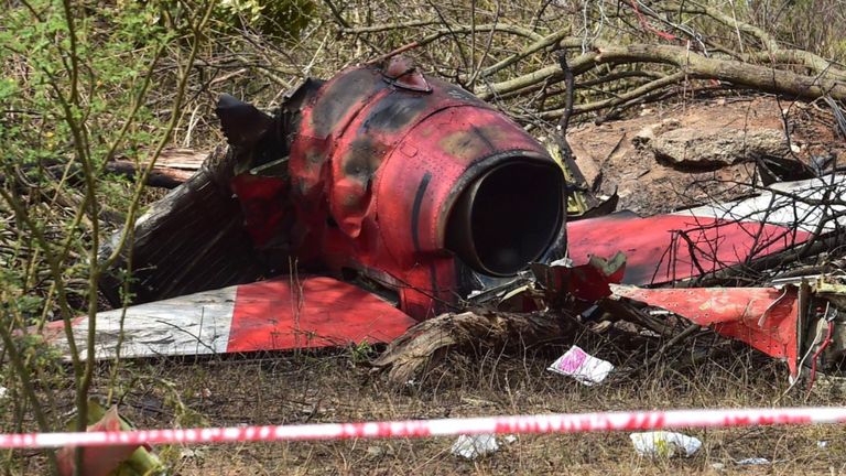 Deux avions se sont heurtés dans les airs lors d'une répétition pour un spectacle de voltige en Inde