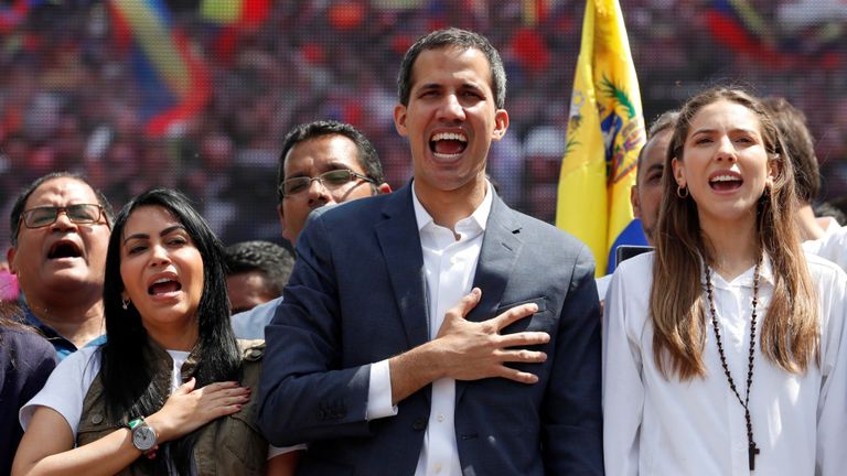 Juan Guaido a été accueilli par des supporters lors d'un rassemblement à Caracas samedi