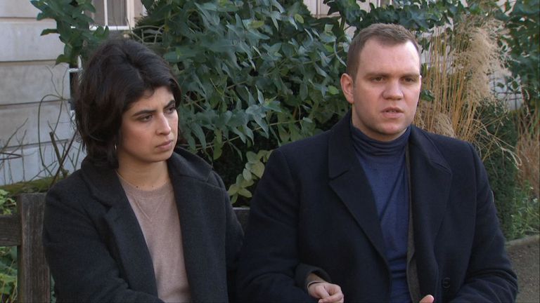 L’épouse de M. Hedge, Daniela Tejeda, s’est battue pour que son mari soit libéré