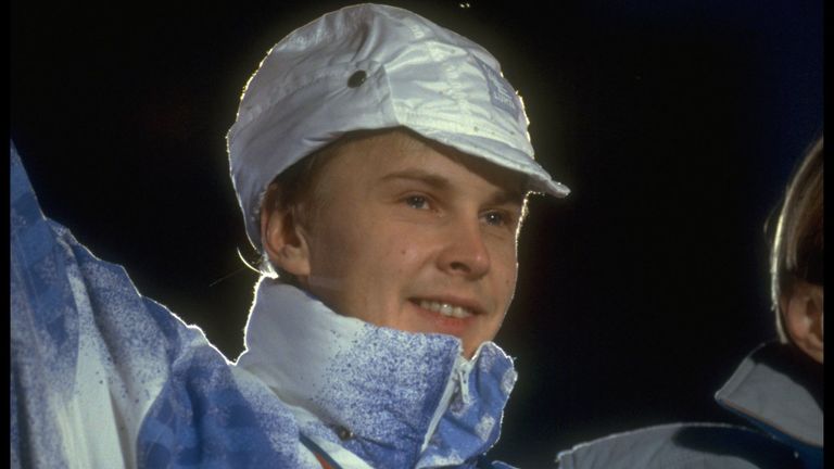 Matti Nykanen gagne une médaille d'or au saut à ski de 70 m aux Jeux olympiques d'hiver de Calgary de 1988