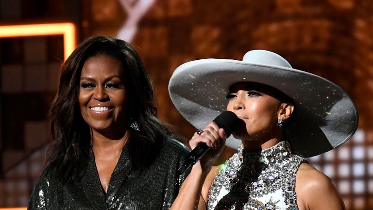 Michelle Obama et Jennifer Lopez sont apparues sur scène ensemble