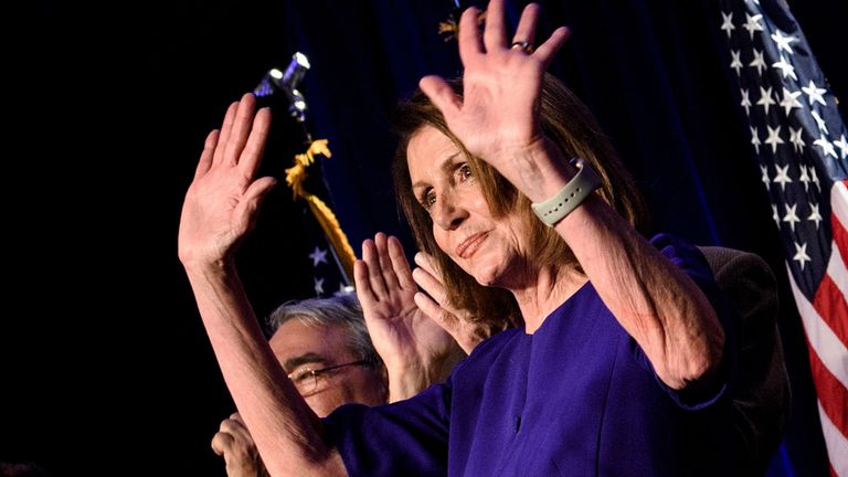 Nancy Pelosi célèbre la victoire des démocrates à la Chambre des représentants