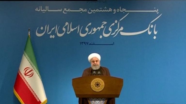 Le président Rouhani s'est adressé à un auditoire après la démission de son ministre des Affaires étrangères.