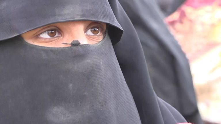 "C’est la guerre, toujours la guerre", une femme a dit