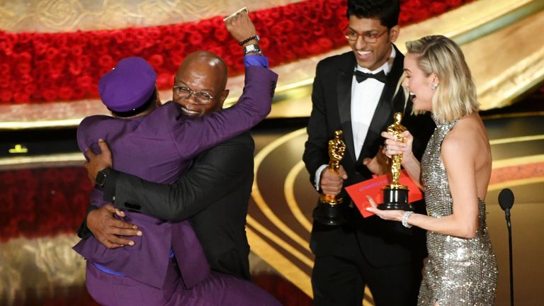 Spike Lee célèbre son prix du meilleur scénario adapté