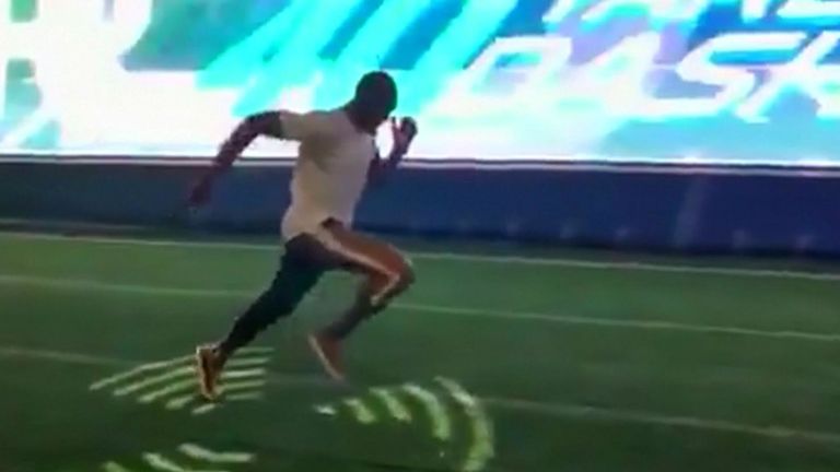 Le champion olympique Usain Bolt aurait peut-être attiré l'attention de quelques entraîneurs de la NFL quand il a égalé le record d'un lancer de 40 verges en 4.22.