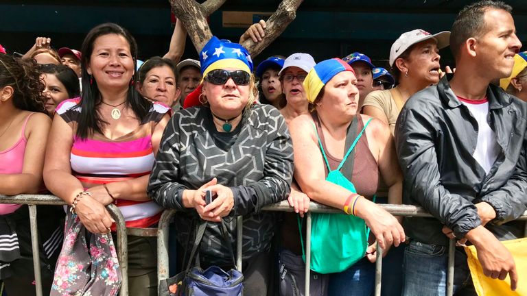 Les partisans de Guaido se comptent par milliers