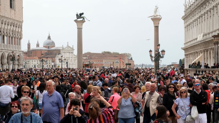 La place Saint-Marc à Venise est un lieu touristique populaire