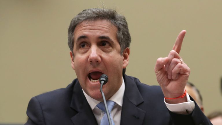 WASHINGTON, DC - 27 FÉVRIER: Michael Cohen, ancien avocat et médiateur du président Donald Trump, témoigne devant le Comité de surveillance de la Chambre des représentants de Capitol Hill le 27 février 2019 à Washington, DC.