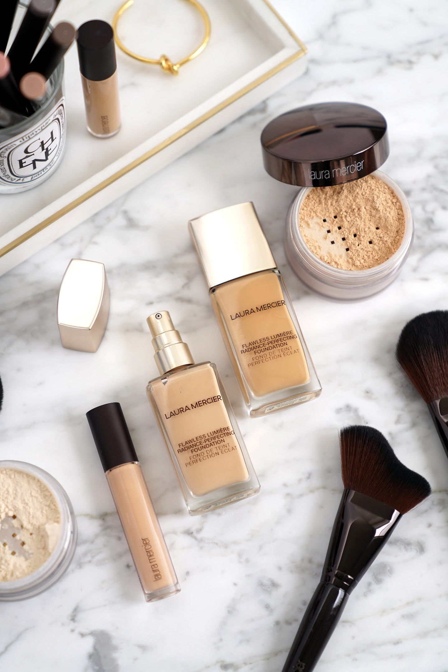 Laura Mercier Flawless Lumiere dans Latte 3N1.5