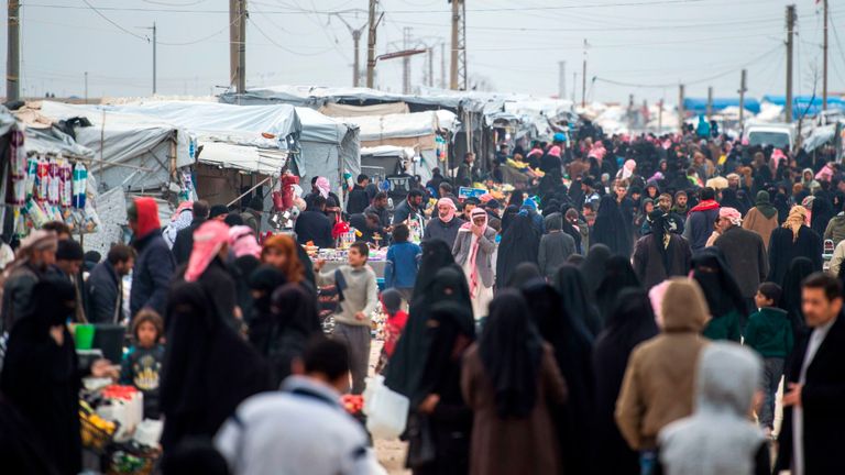 Le camp regorge de dizaines de milliers de personnes déplacées