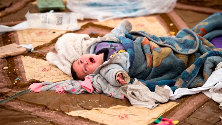 De nombreux bébés et enfants ont fui vers le camp avec leurs familles, alors que l'État islamique avait perdu son territoire.