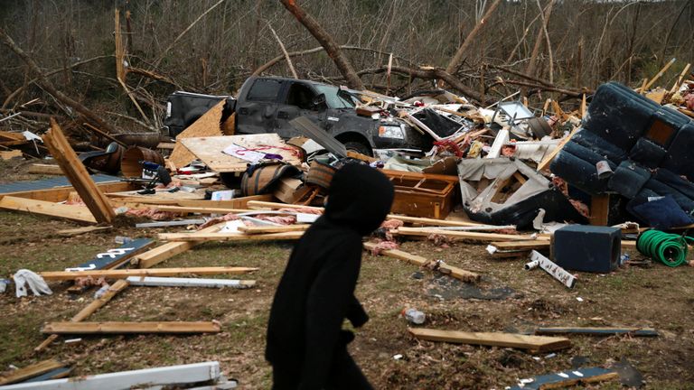 Les restes d'une maison suite à une série de tornades ayant entraîné plusieurs décès à Beauregard, Alabama