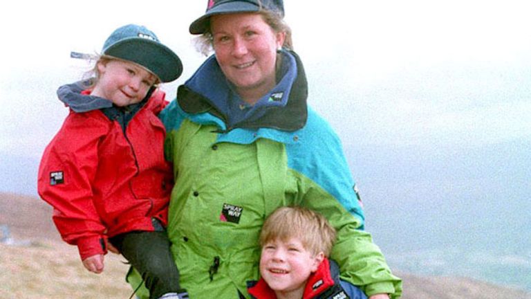 Alison Hargreaves avec Tom et sa soeur dans l'enfance