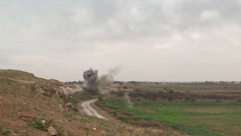 La région est toujours piégée par des mines et des bombes, que les forces syriennes ont nettoyées