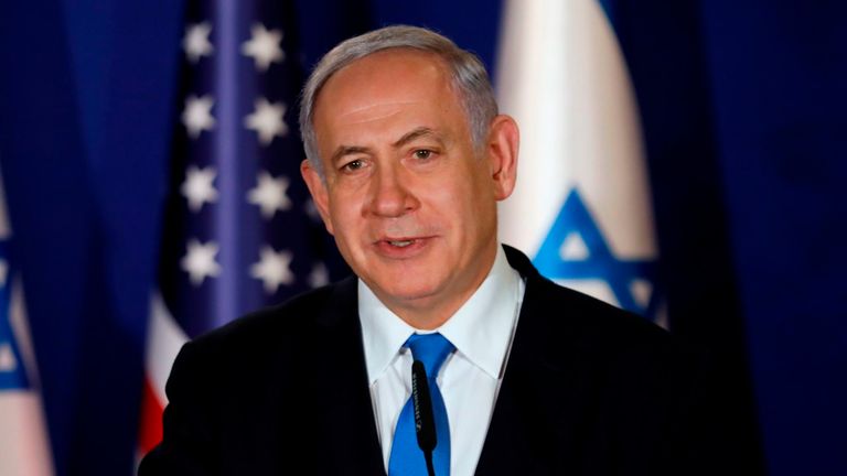 Benjamin Netanyahu mène une campagne de réélection sur fond d'allégations de corruption et de conflit à la frontière de Gaza