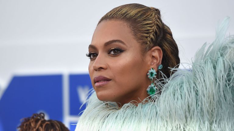 Beyonce a déclaré que son oncle a vécu sa vérité. et était "courageux et sans vergogne".