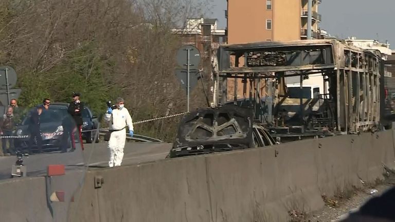 Le chauffeur de bus aurait protesté contre le décès de migrants