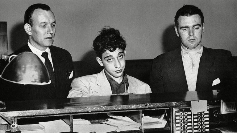 Carmine Persico âgée de 17 ans après son arrestation en 1951