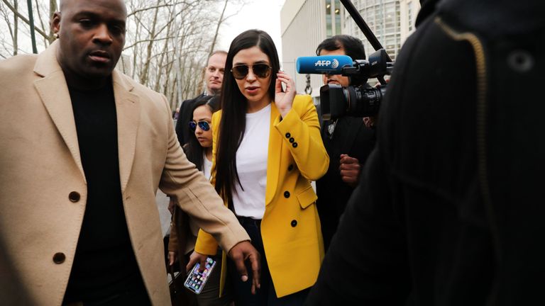 Emma Coronel Aispuro a attiré l’attention des médias pour ses choix de tenues au procès de El Chapo