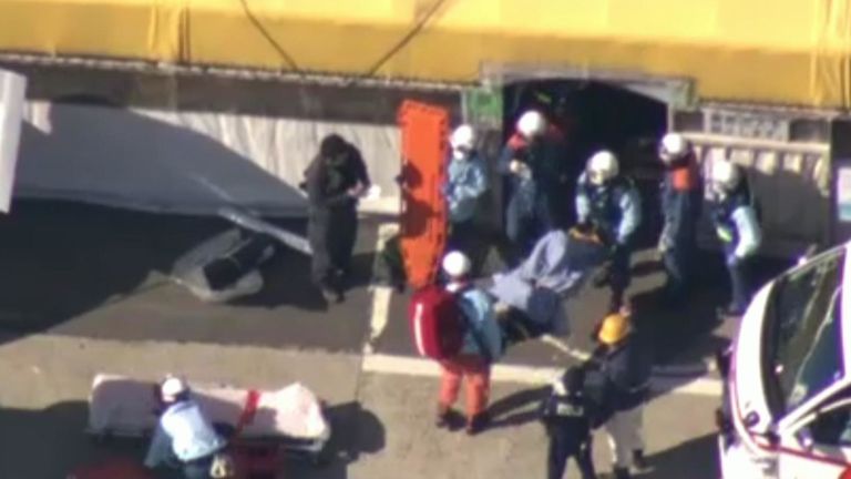 Quatre-vingt-sept personnes ont été blessées, dont cinq gravement. Pic: NHK