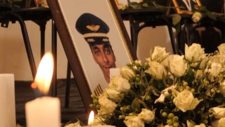 Chaque chaise était occupée dans la salle de l’Association des pilotes de ligne d’Ethiopie.
