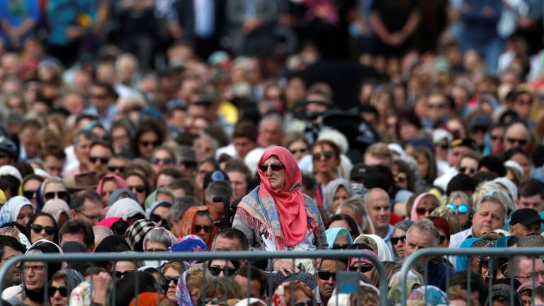 Des milliers de personnes assistent aux prières de Hagley Park