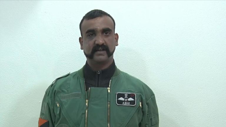 Le commandant de l'escadre indienne Abhinandan Varthaman a été renvoyé après avoir été abattu et saisi au Pakistan.