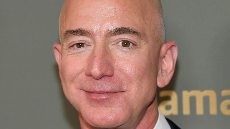 Le chef de la direction d'Amazon, Jeff Bezos, est l'homme le plus riche du monde 