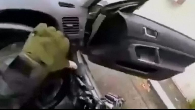 Des images fixes ont été prises à partir d'une vidéo montrant la préparation et la motivation de l'homme armé à l'attaque à la mosquée de Nouvelle-Zélande.