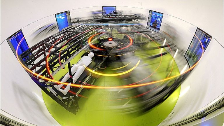 Centrifugeuse à bras court dans les installations de DLR à Cologne