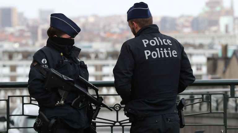 Officiers de police de l'unité spéciale belge devant le tribunal pendant le procès de Nemmouche