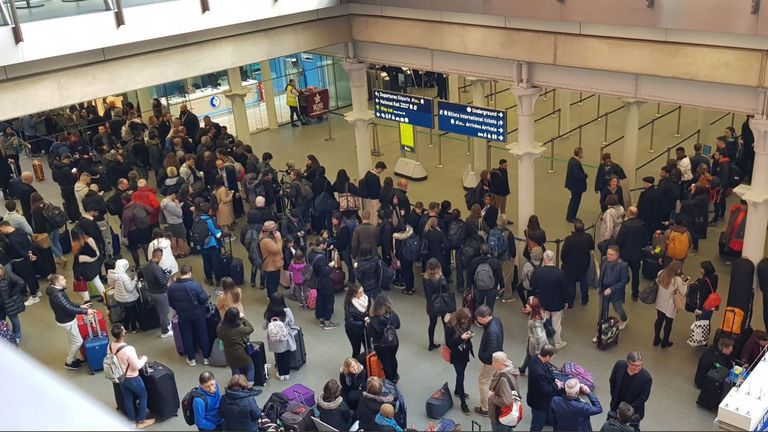 Elliott Duke, passagers de l'Eurostar concernés à St Pancras