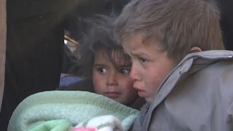 Les réfugiés fuient le dernier bastion de l'État islamique en Syrie