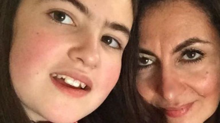 Laleh Sharavesh dit qu'elle et sa fille Paris sont très proches. Pic: Détenu à Dubaï