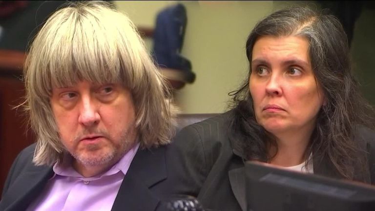 David et Louise Turpin après avoir plaidé non coupable au tribunal.
