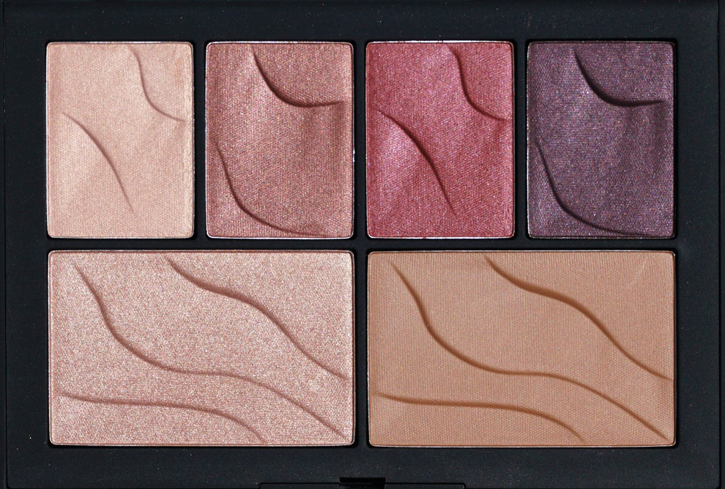 La beauté regarde le livre NARS Summer Hot Nights Face Palette examen