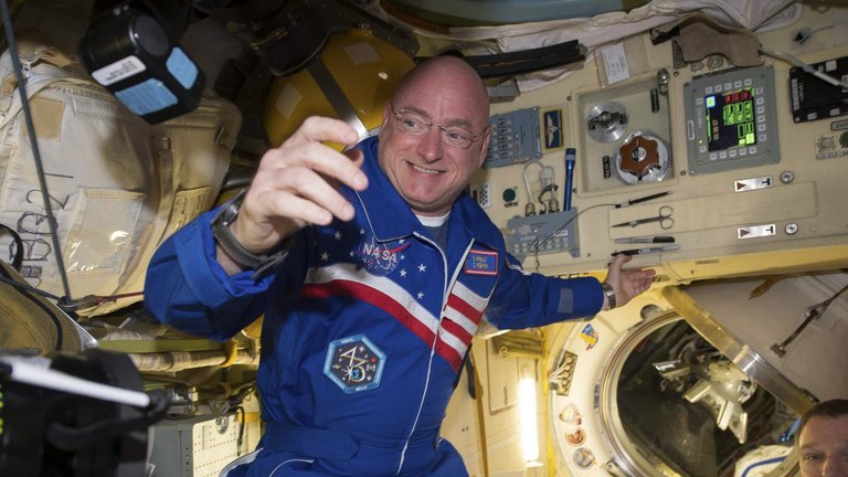 L'astronaute Scott Kelly de retour de l'ISS après une année dans l'espace