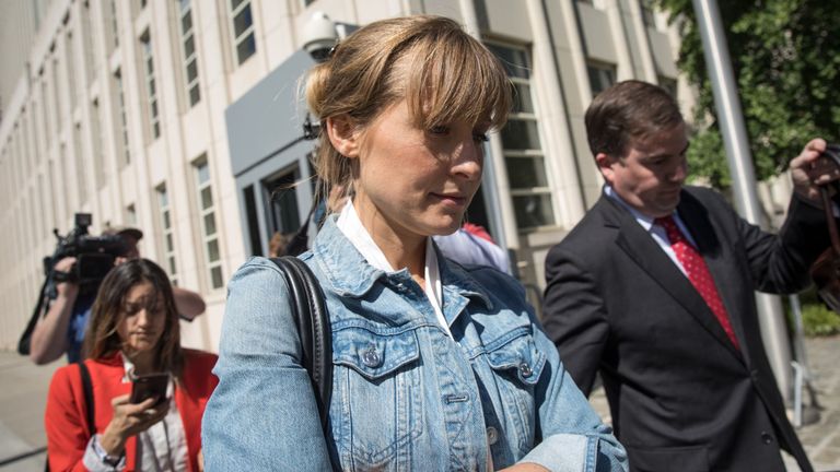 L'actrice de télévision Allison Mack a plaidé coupable à des accusations de chantage plus tôt ce mois-ci