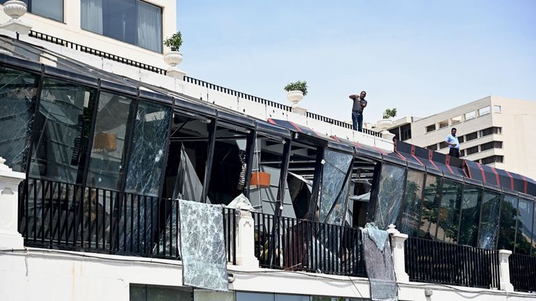 Les dégâts à l'hôtel Kingsbury à Colombo - l'un des endroits attaqués