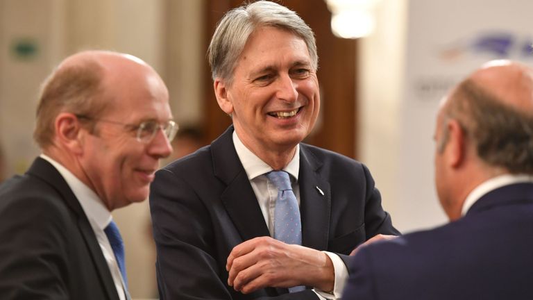 Philip Hammond a déclaré ne pas avoir de lignes rouges pour les négociations avec les travaillistes
